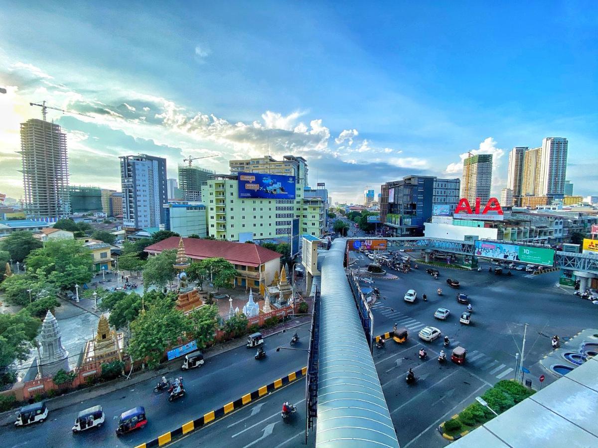 Yunfan Hotel Phnom Penh Exterior foto